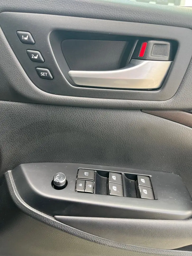 2015 Toyota Kluger Gallery Image 24