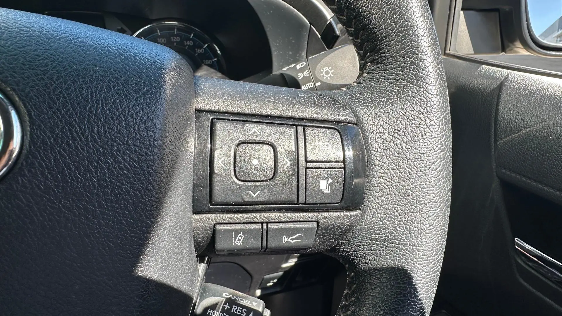 2022 Toyota Hilux Gallery Image 17