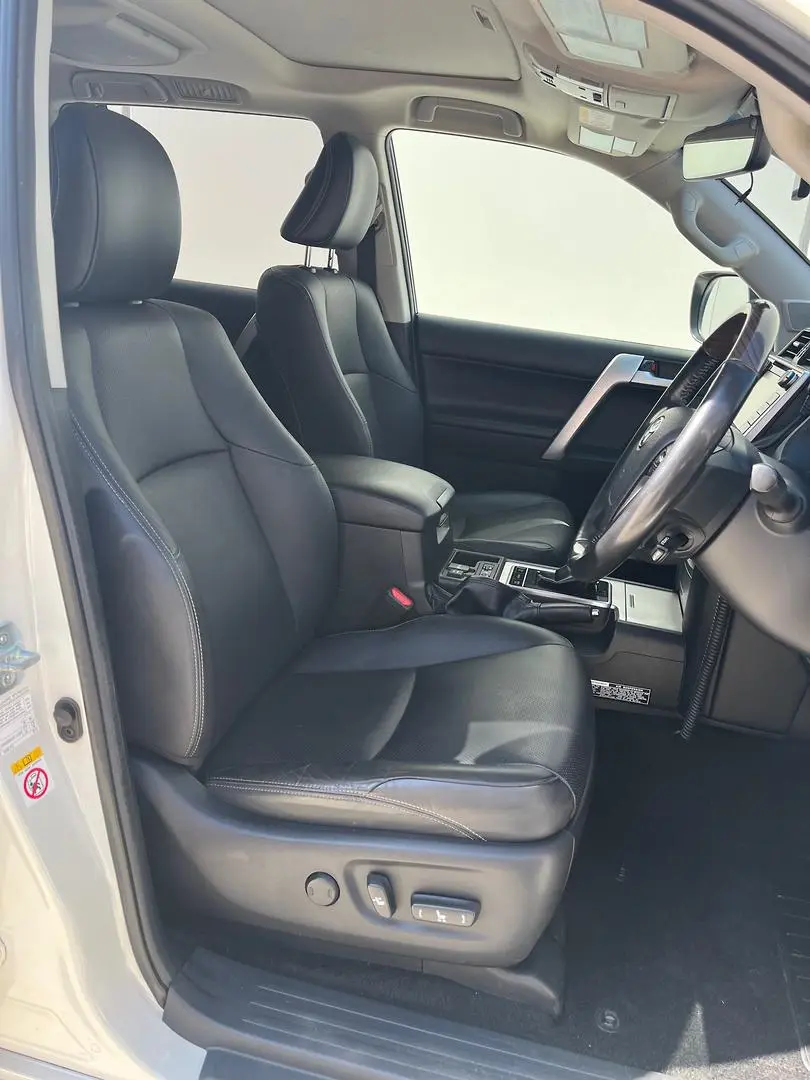 2018 Toyota Landcruiser Prado Gallery Image 19