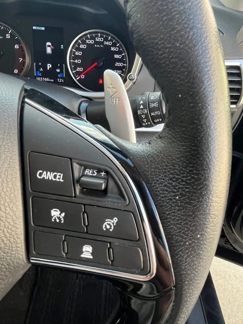 2018 Mitsubishi Eclipse Cross Gallery Image 23