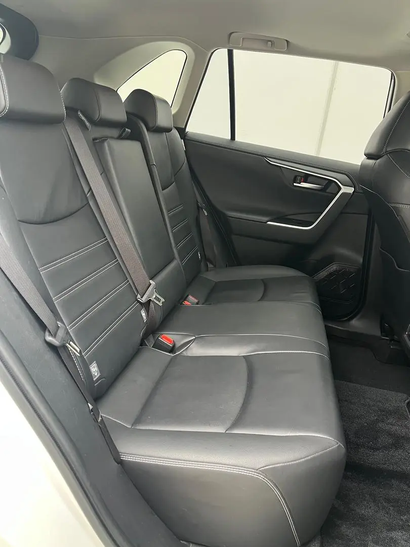 2020 Toyota RAV4 Gallery Image 14