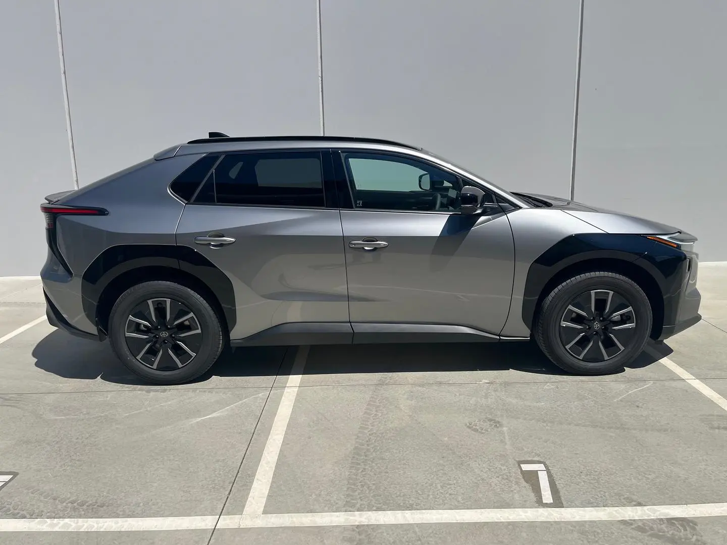 2025 Toyota bZ4X Gallery Image 15