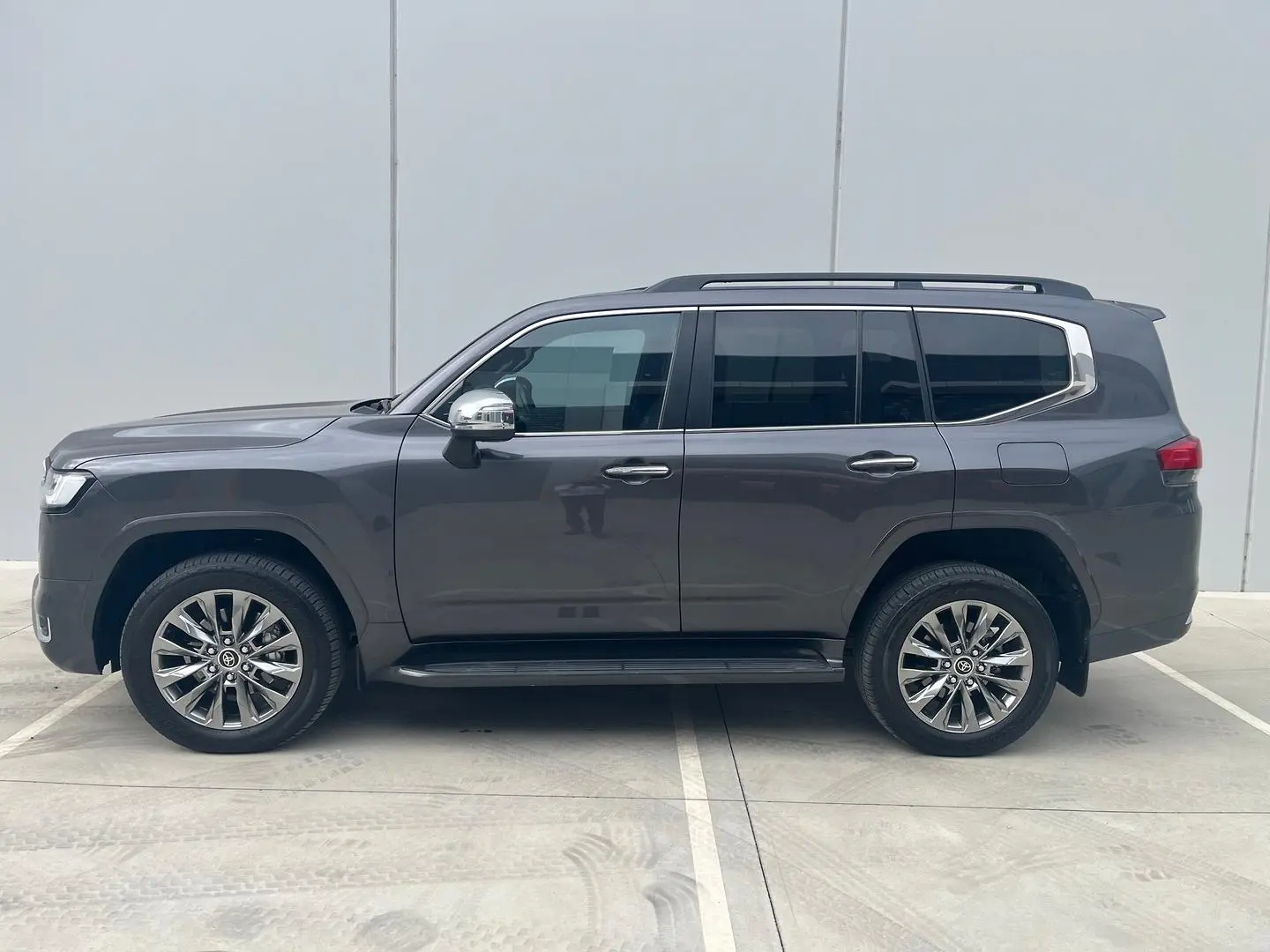 2023 Toyota Landcruiser Gallery Image 4