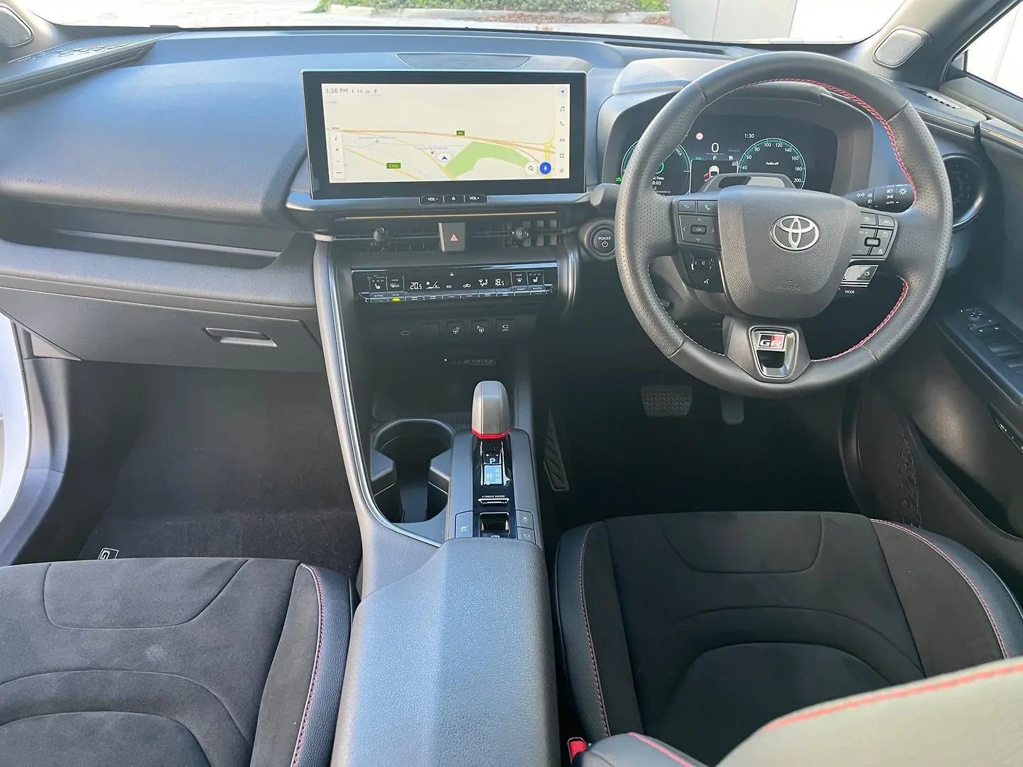 2025 Toyota C-HR Gallery Image 17