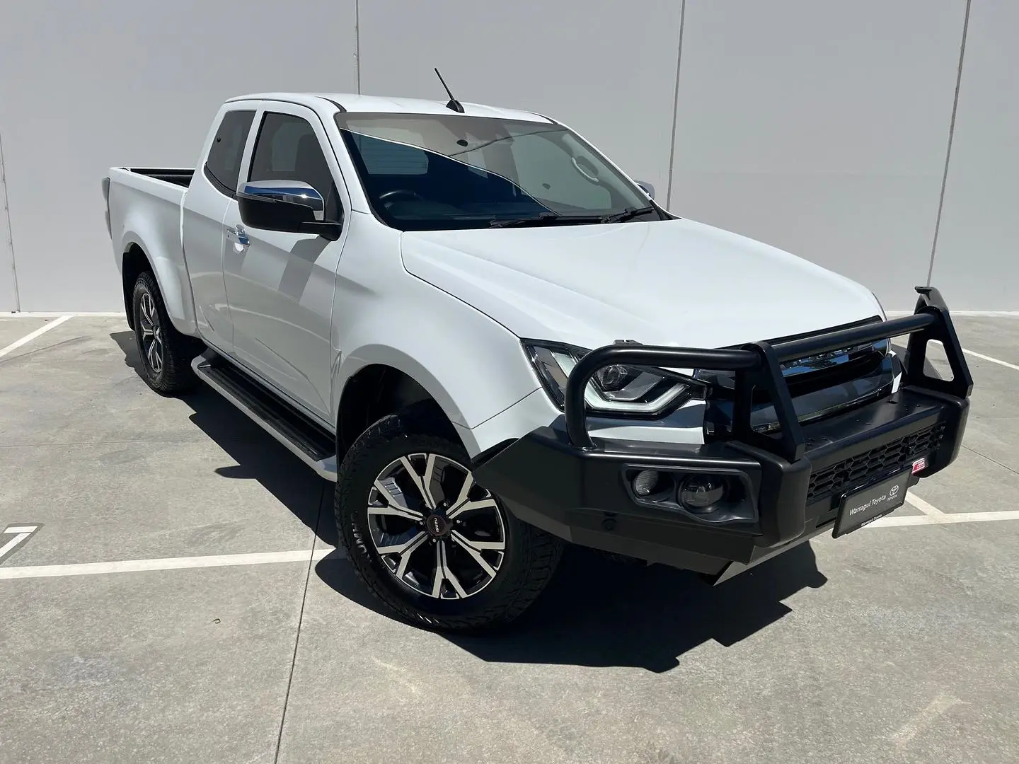 2023 Isuzu D-MAX Gallery Image 1