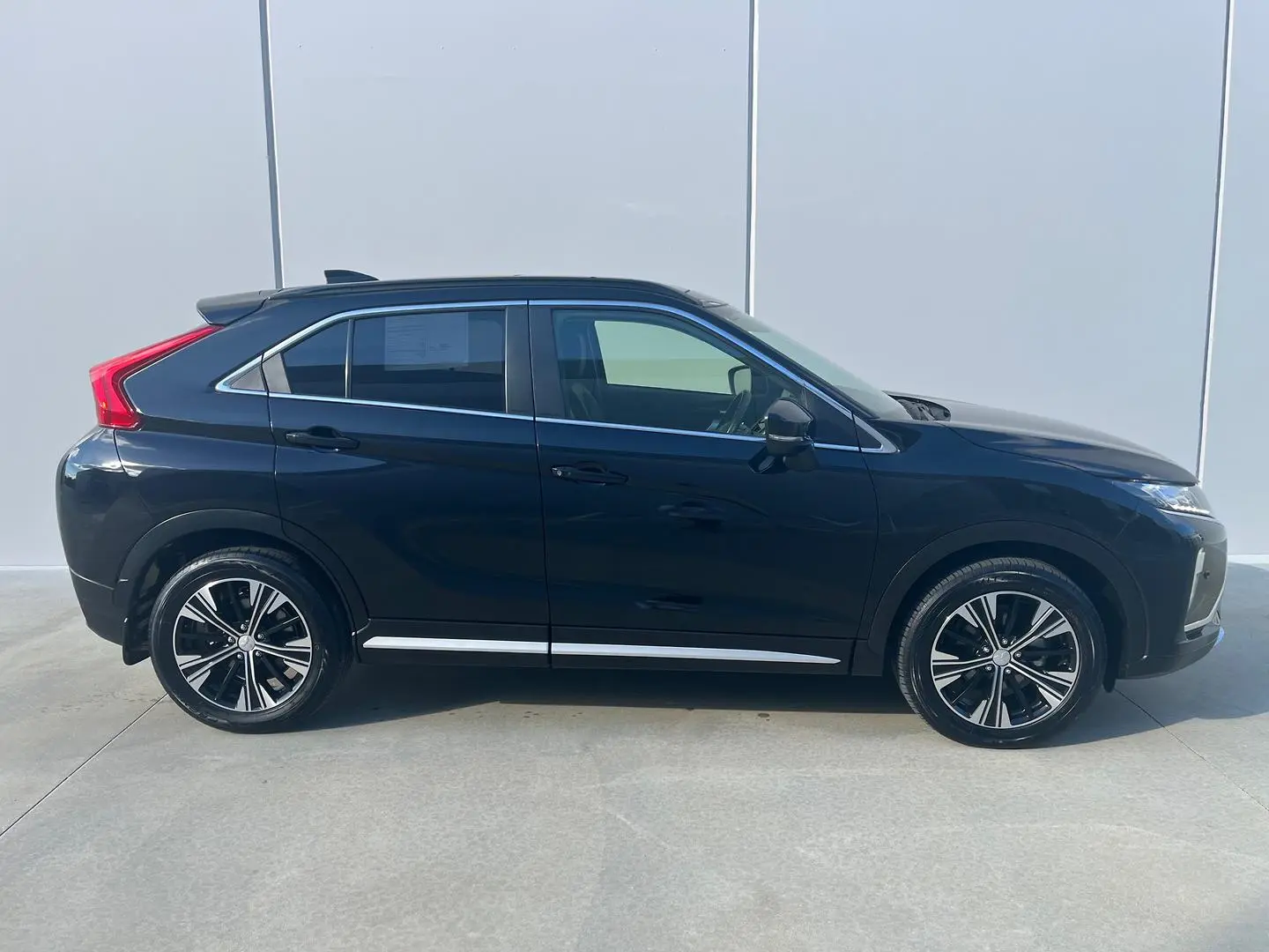 2018 Mitsubishi Eclipse Cross Gallery Image 12