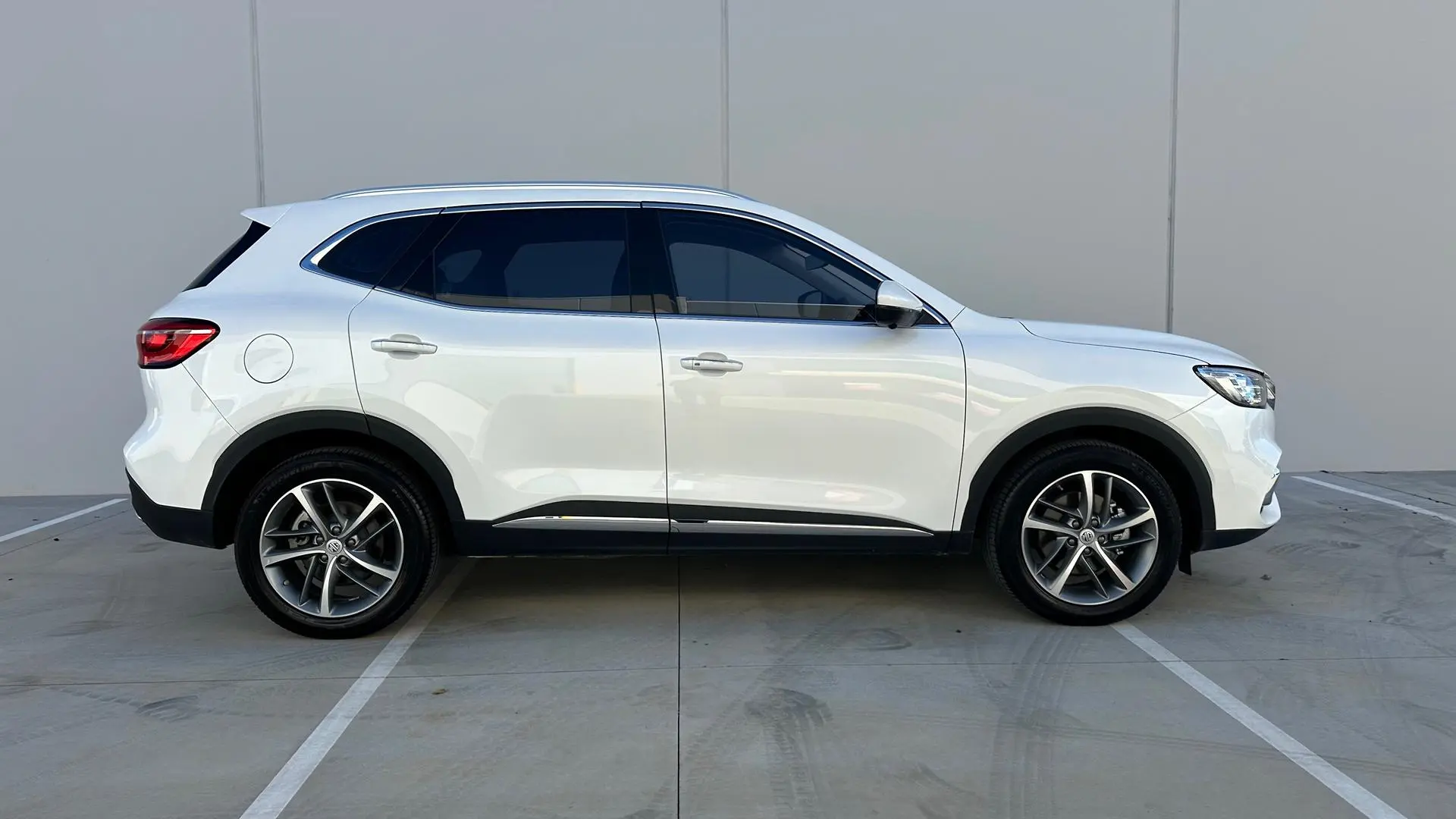 2022 MG HS Plus EV Gallery Image 4