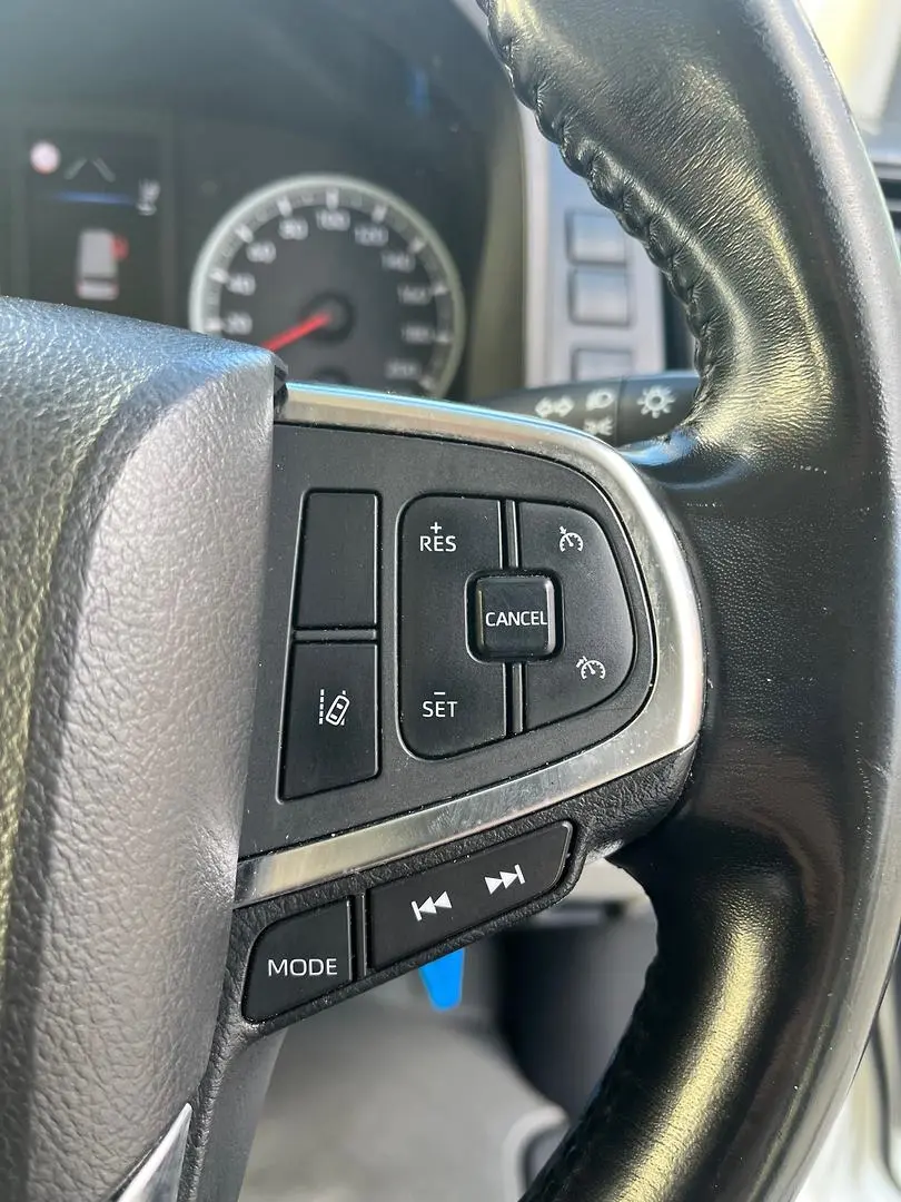 2020 Toyota Hiace Gallery Image 22