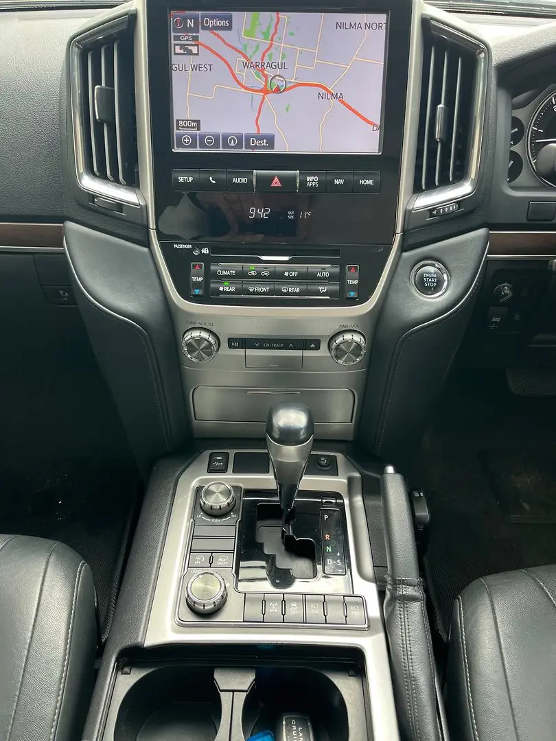 2017 Toyota Landcruiser Gallery Image 19
