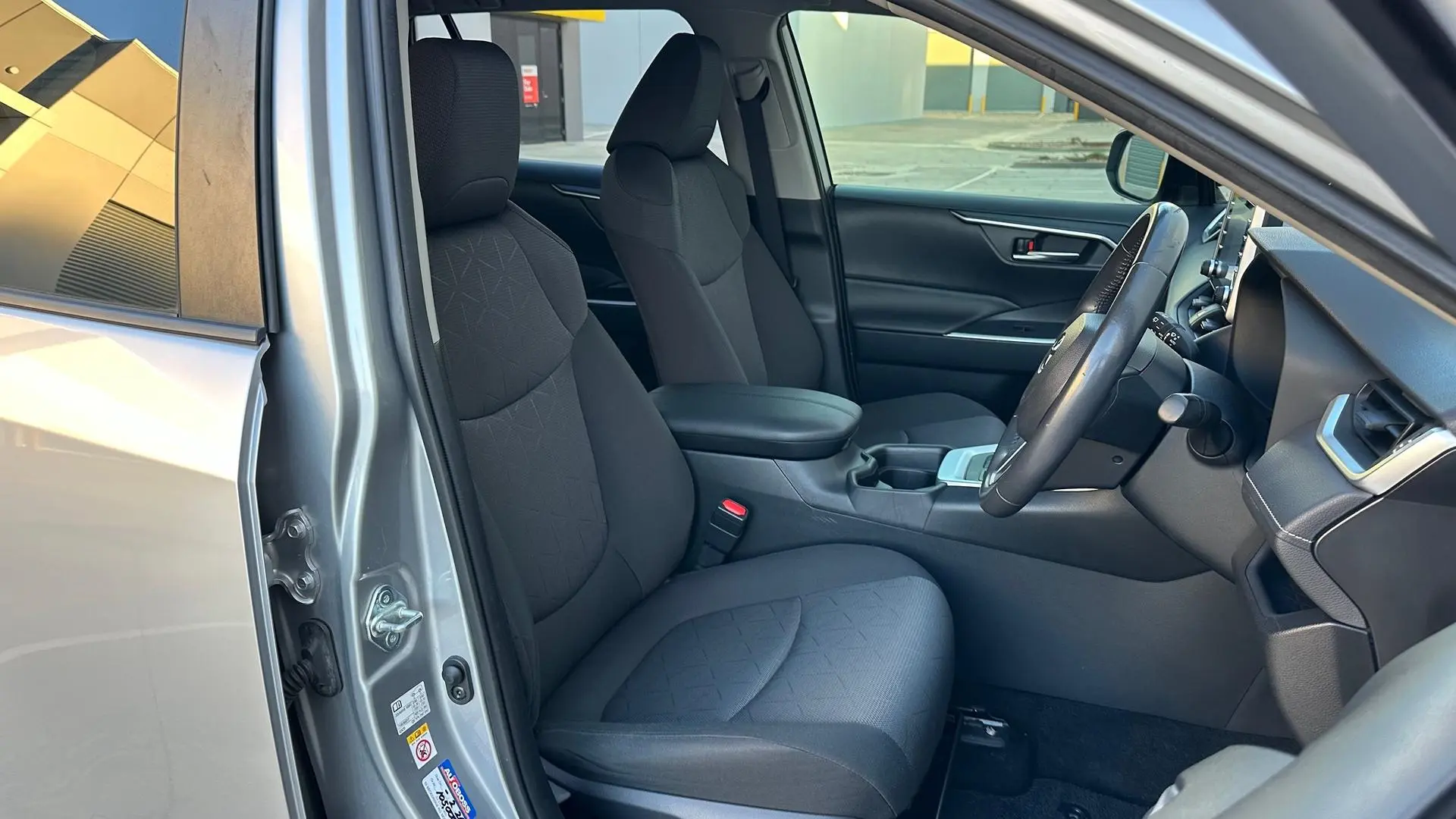 2019 Toyota RAV4 Gallery Image 11
