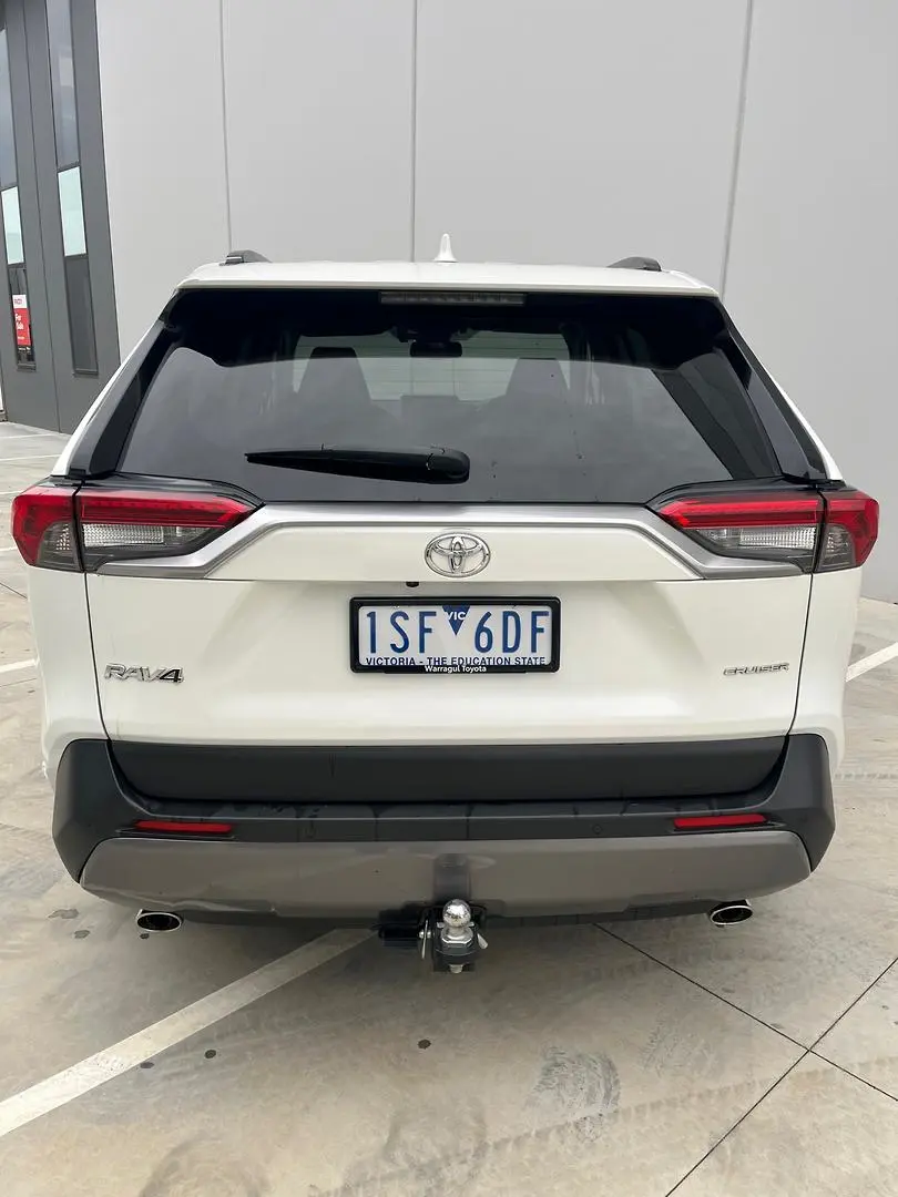 2020 Toyota RAV4 Gallery Image 9