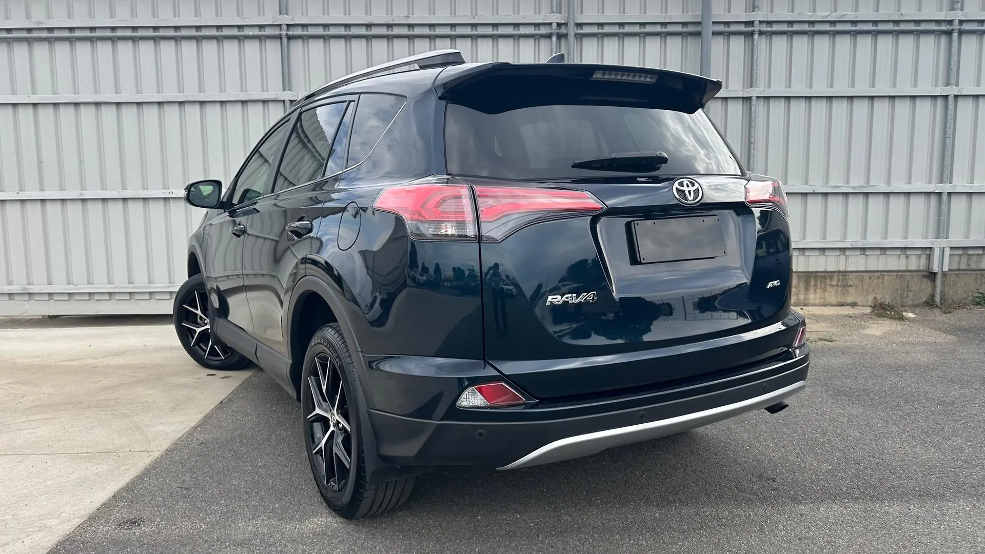 2018 Toyota Rav4 Gallery Image 10