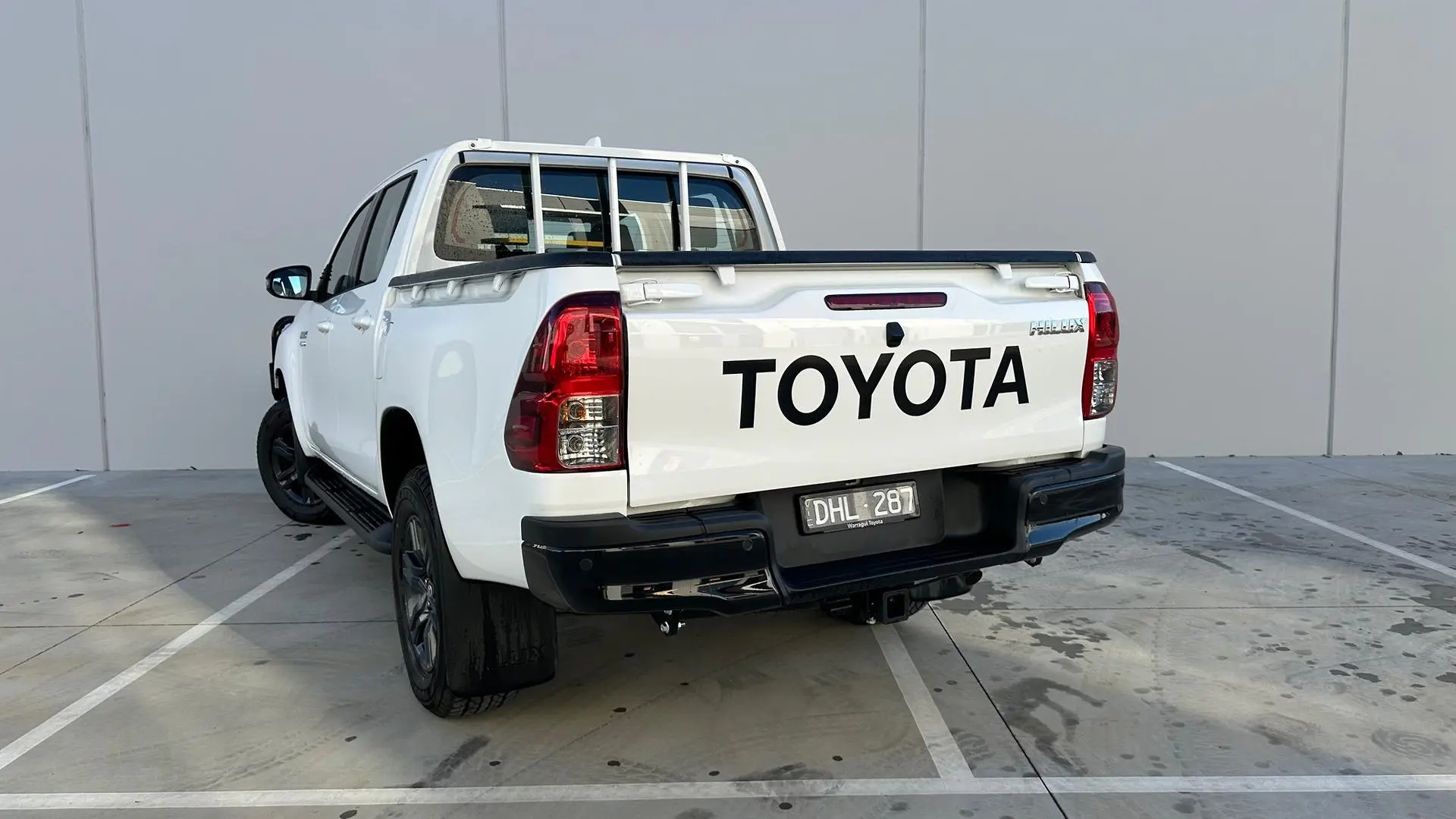 2024 Toyota Hilux Gallery Image 7