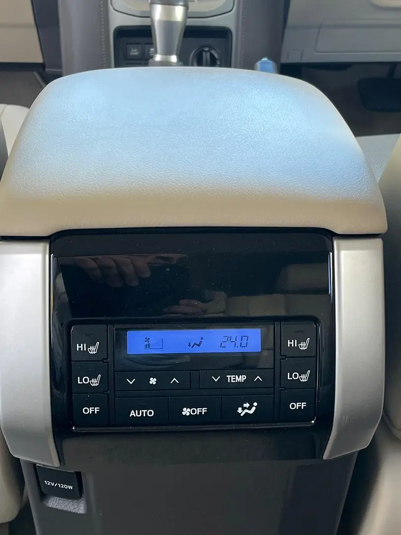2023 Toyota Landcruiser Prado Gallery Image 9