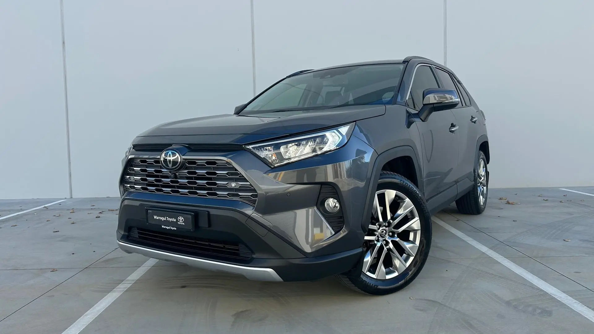 2019 Toyota RAV4 Gallery Image 3