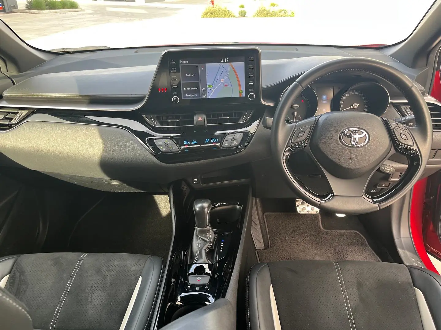 2021 Toyota C-HR Gallery Image 18