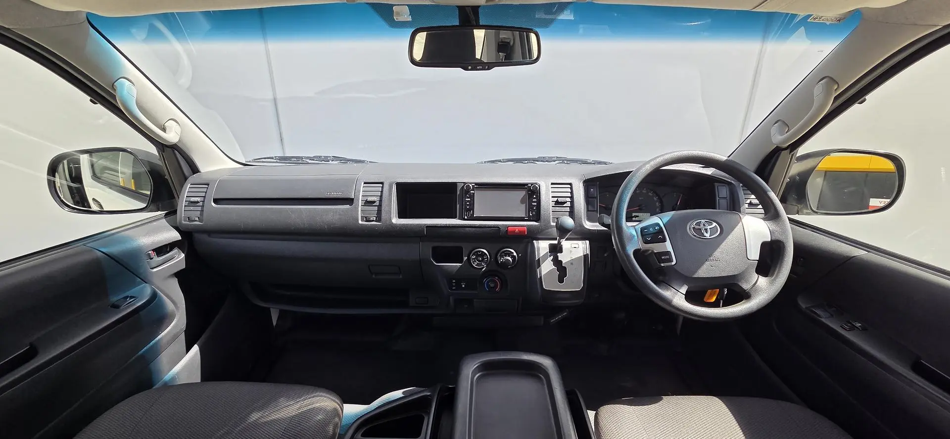 2017 Toyota Hiace Gallery Image 17