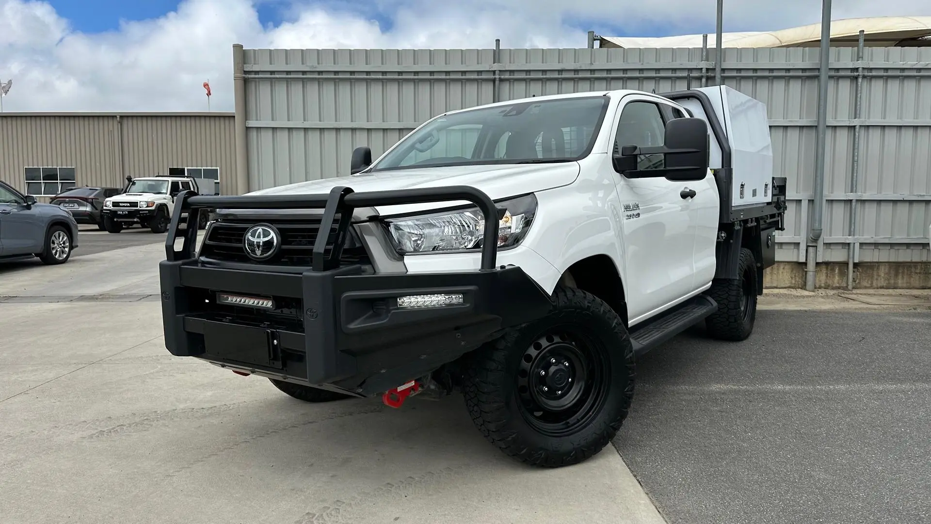 2022 Toyota Hilux Gallery Image 3