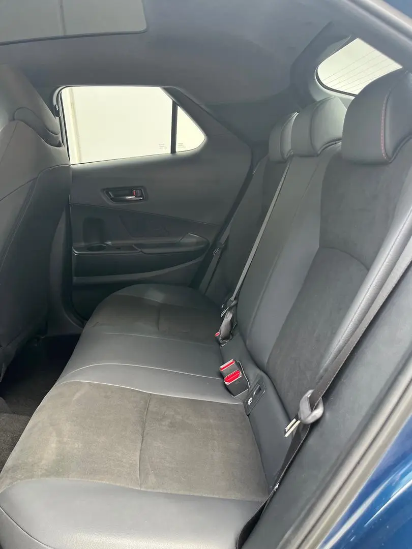 2025 Toyota C-HR Gallery Image 8