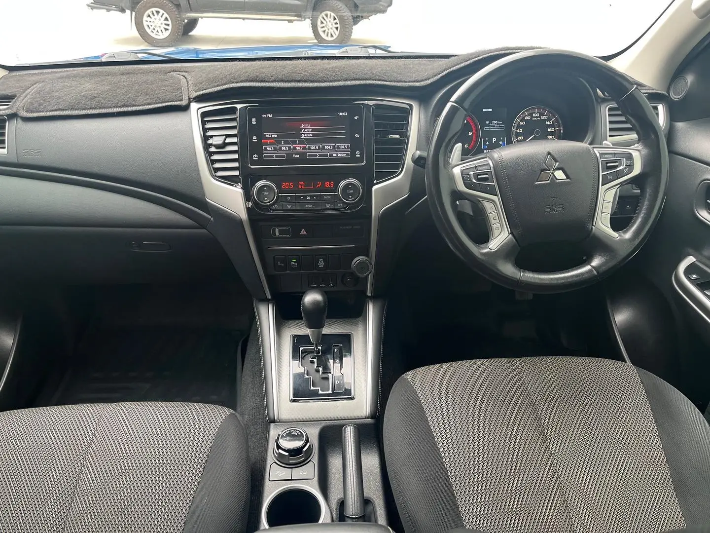 2020 Mitsubishi Triton Gallery Image 16