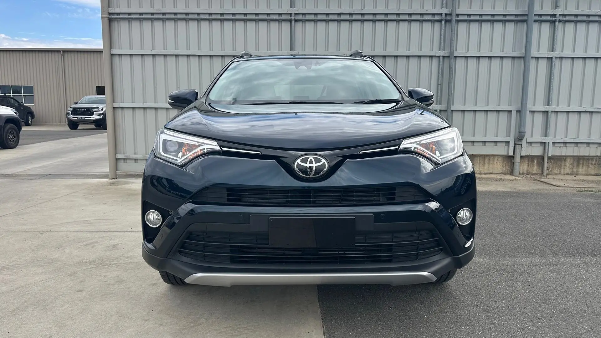 2018 Toyota Rav4 Gallery Image 2