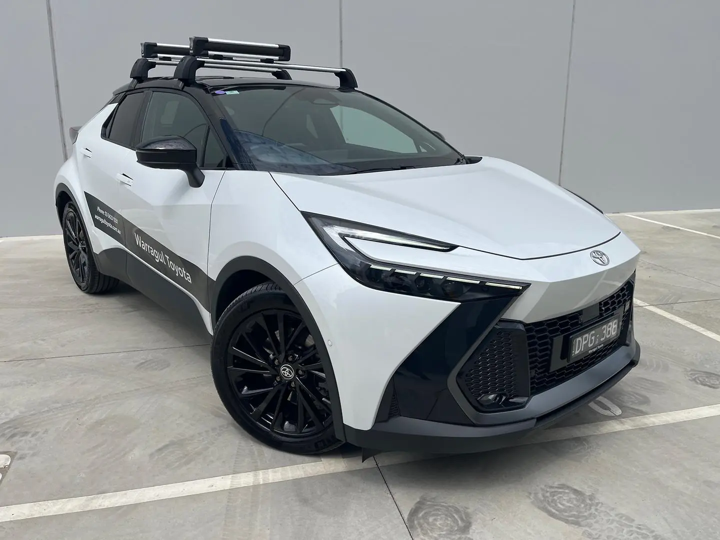 2025 Toyota C-HR Gallery Image 1