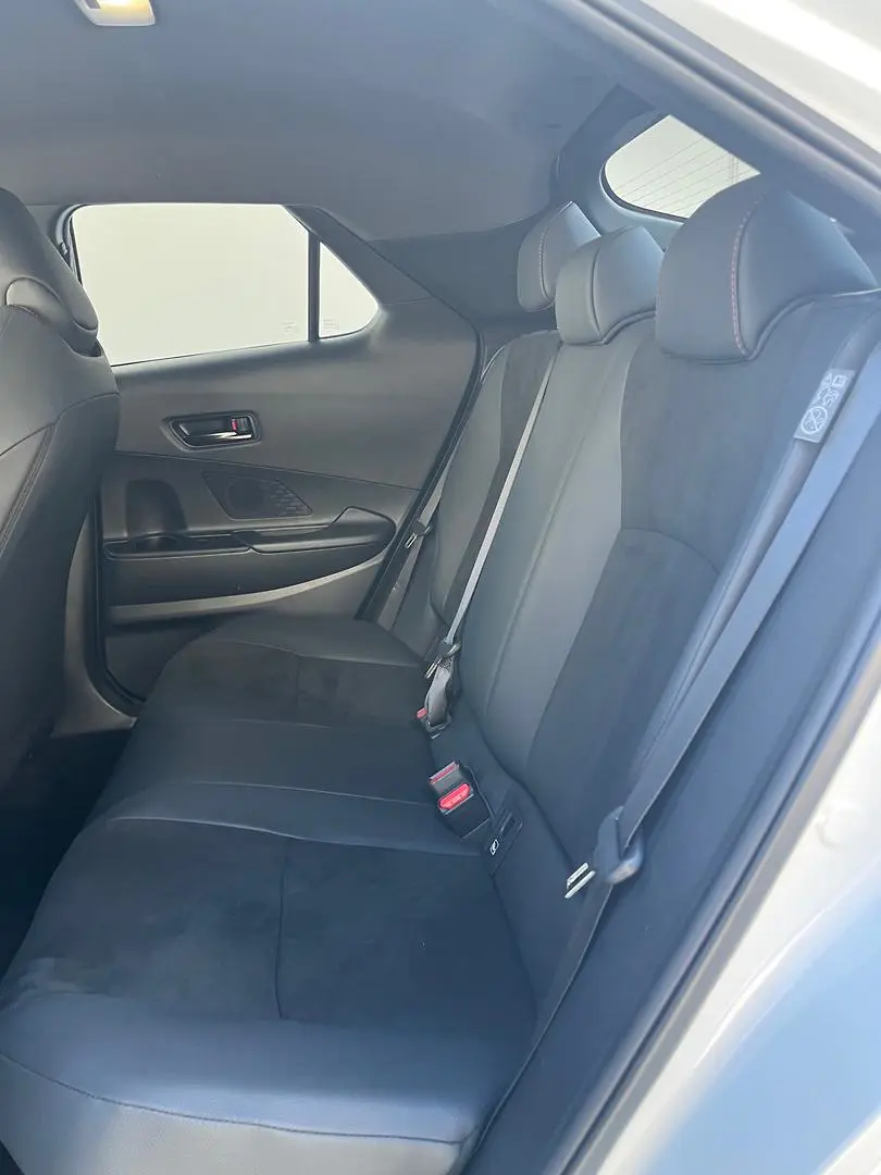 2025 Toyota C-HR Gallery Image 8