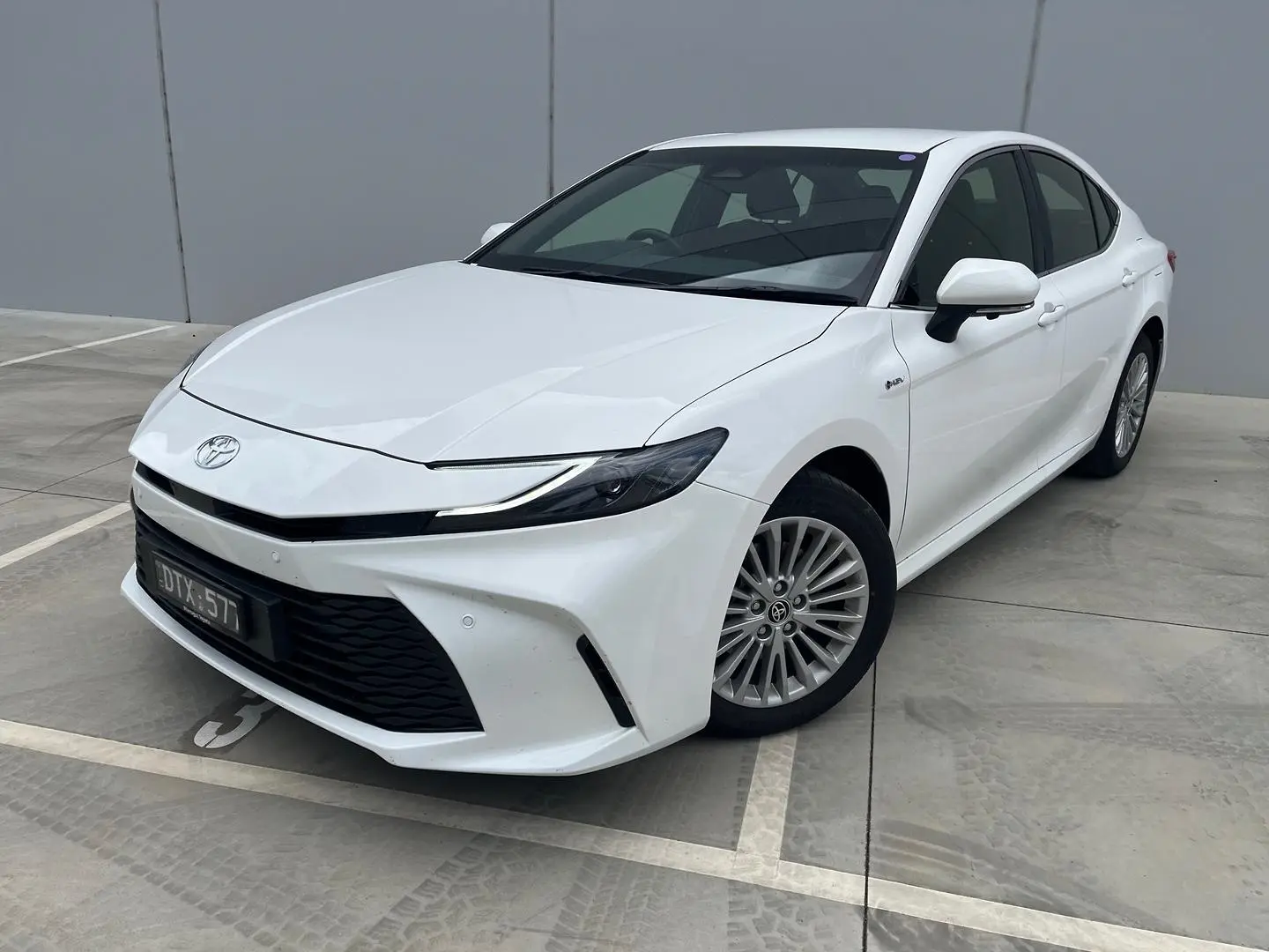 2025 Toyota Camry Gallery Image 3