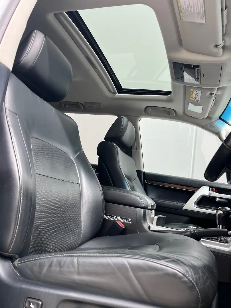2017 Toyota Landcruiser Gallery Image 17