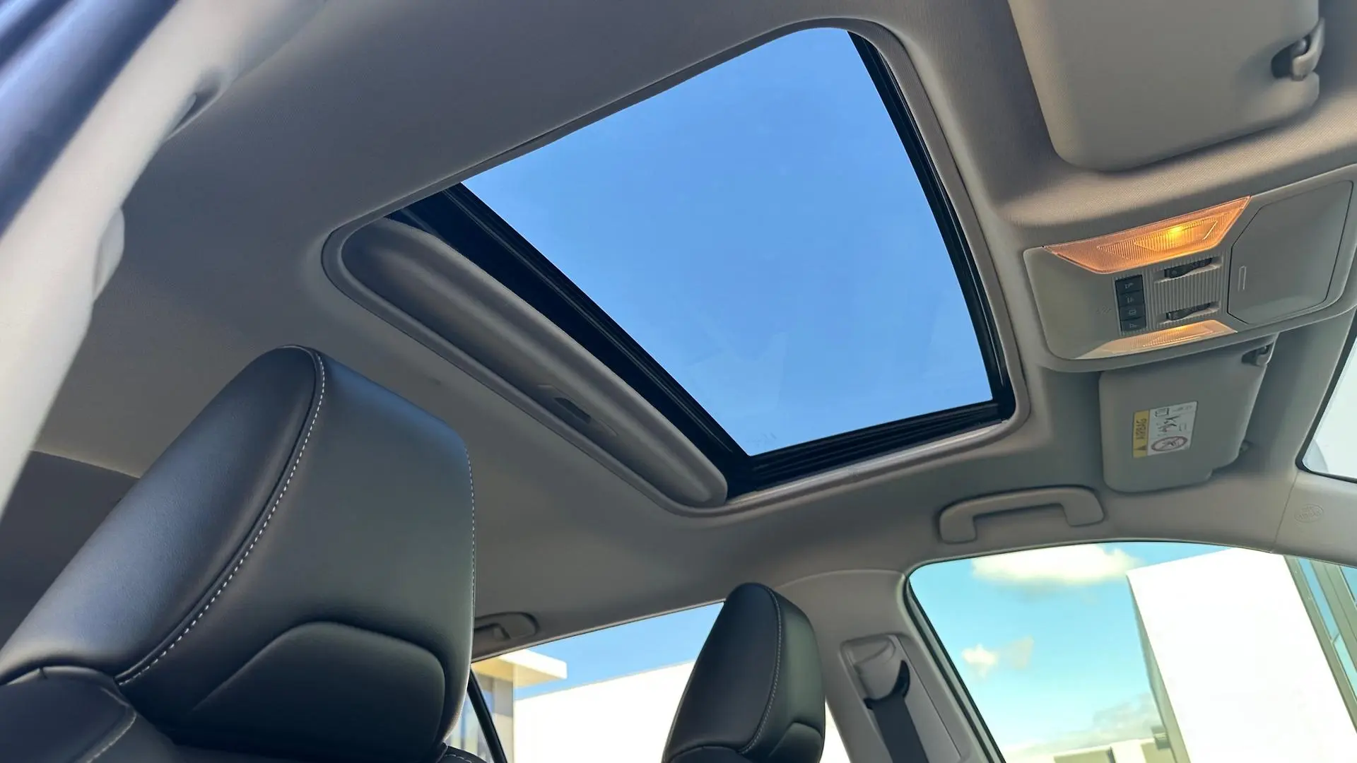 2019 Toyota RAV4 Gallery Image 27