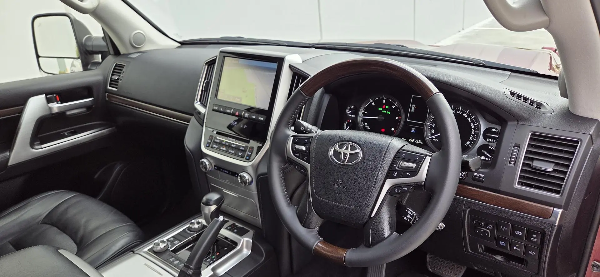 2016 Toyota Landcruiser Gallery Image 20