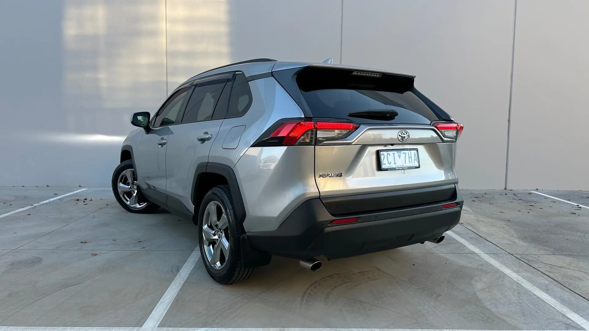 2019 Toyota RAV4 Gallery Image 9