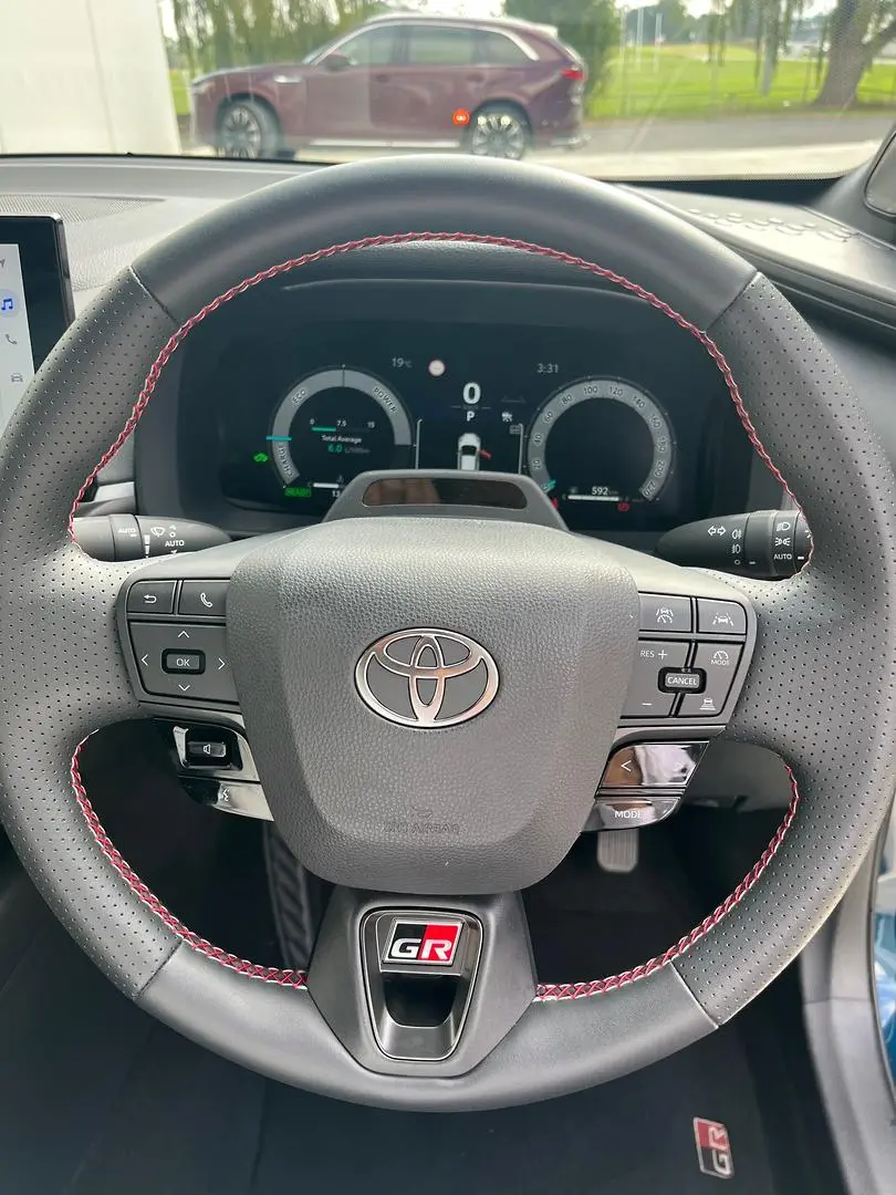 2025 Toyota C-HR Gallery Image 21