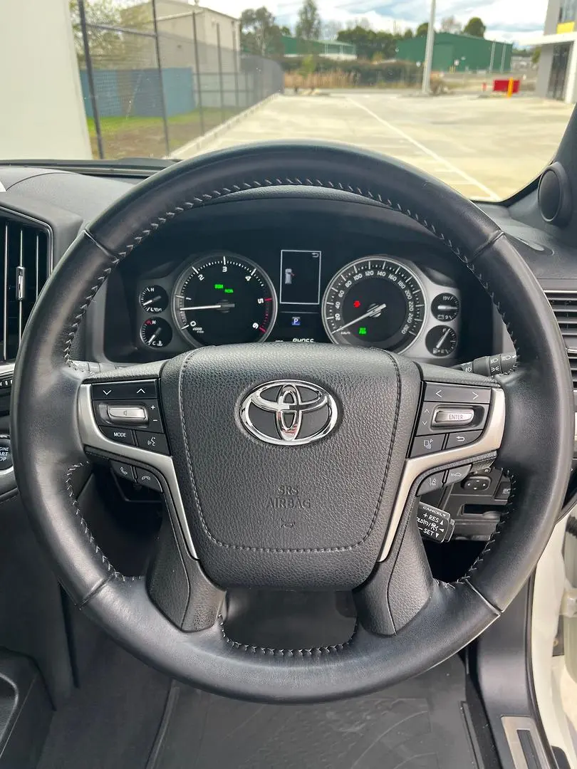 2021 Toyota Landcruiser Gallery Image 24