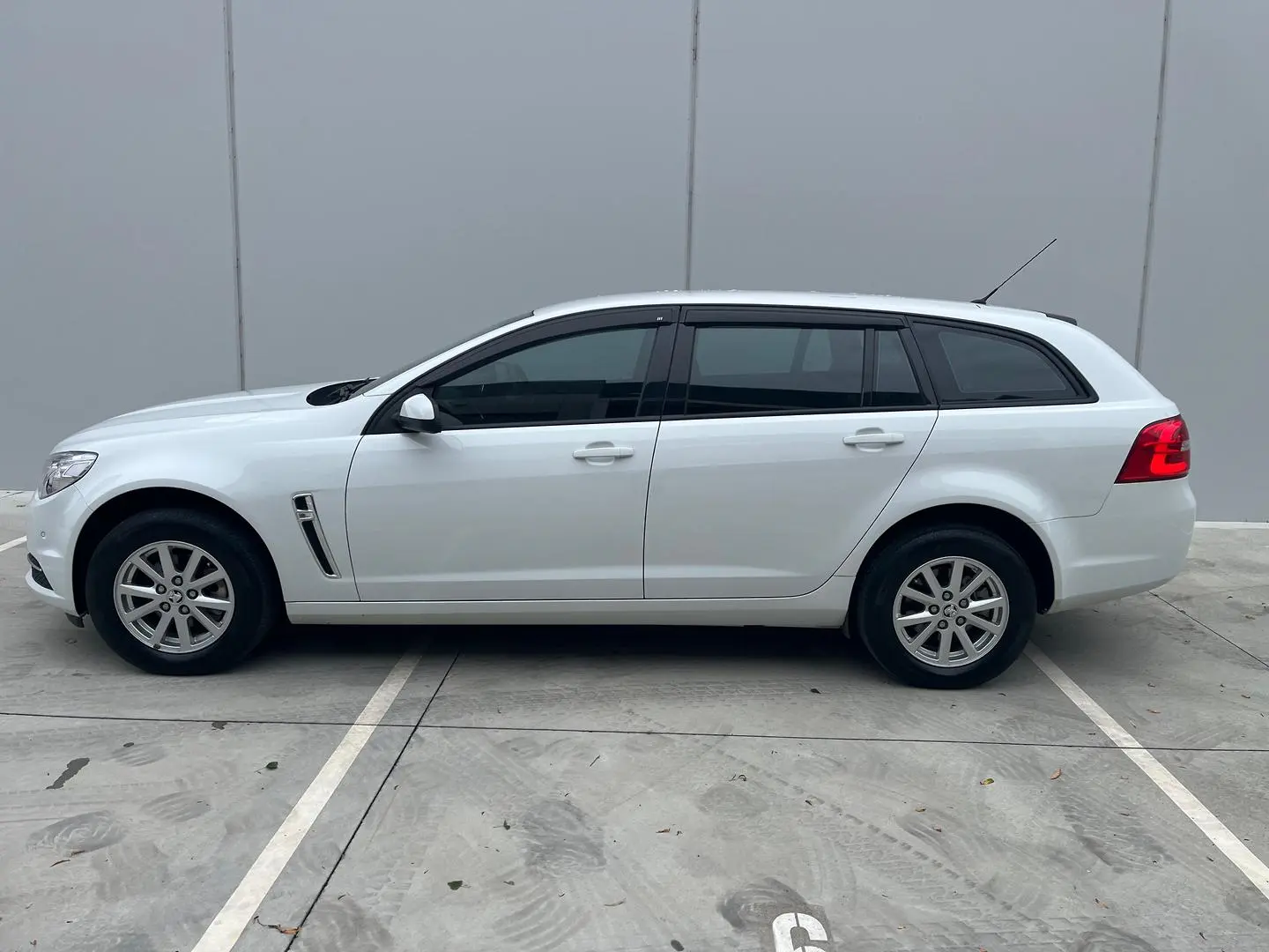 2016 Holden Commodore Gallery Image 8