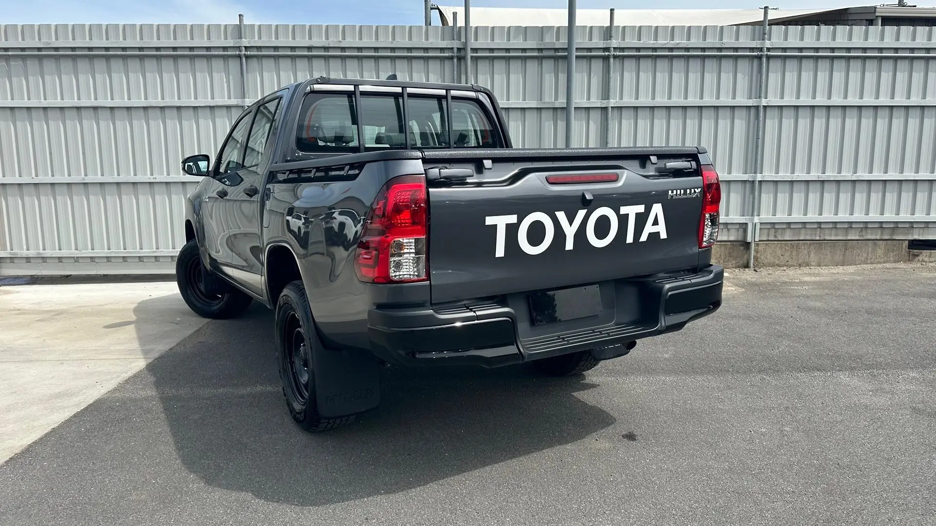 2024 Toyota Hilux Image 7