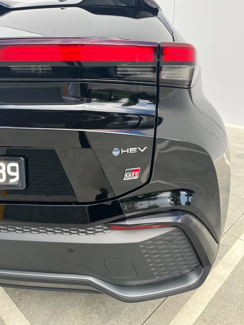 2025 Toyota C-HR Gallery Image 11