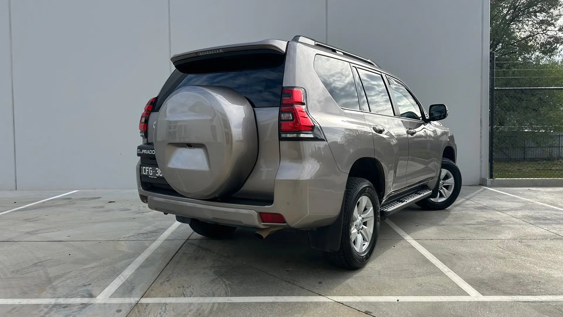2022 Toyota Landcruiser Prado Gallery Image 11