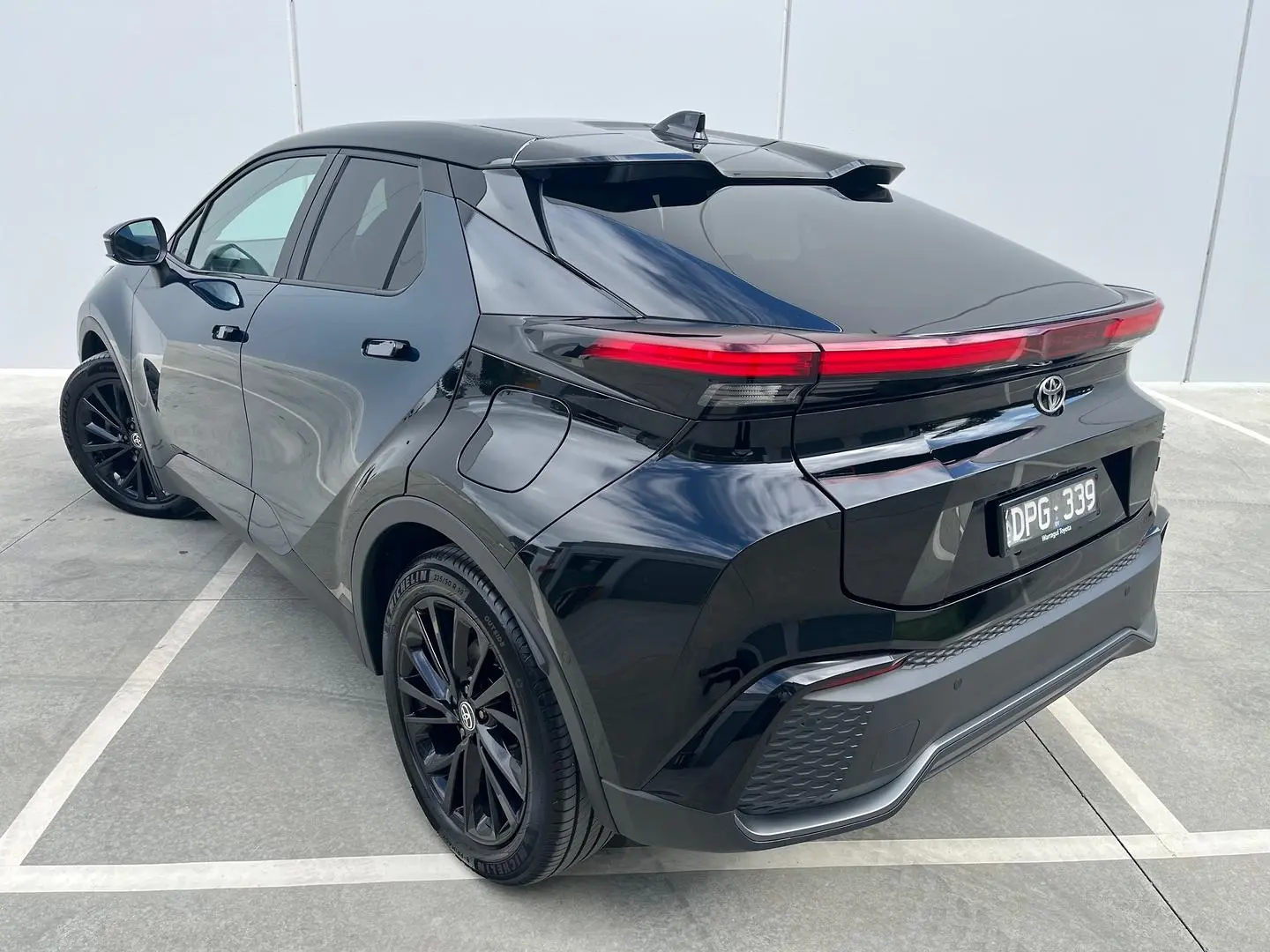 2025 Toyota C-HR Gallery Image 9