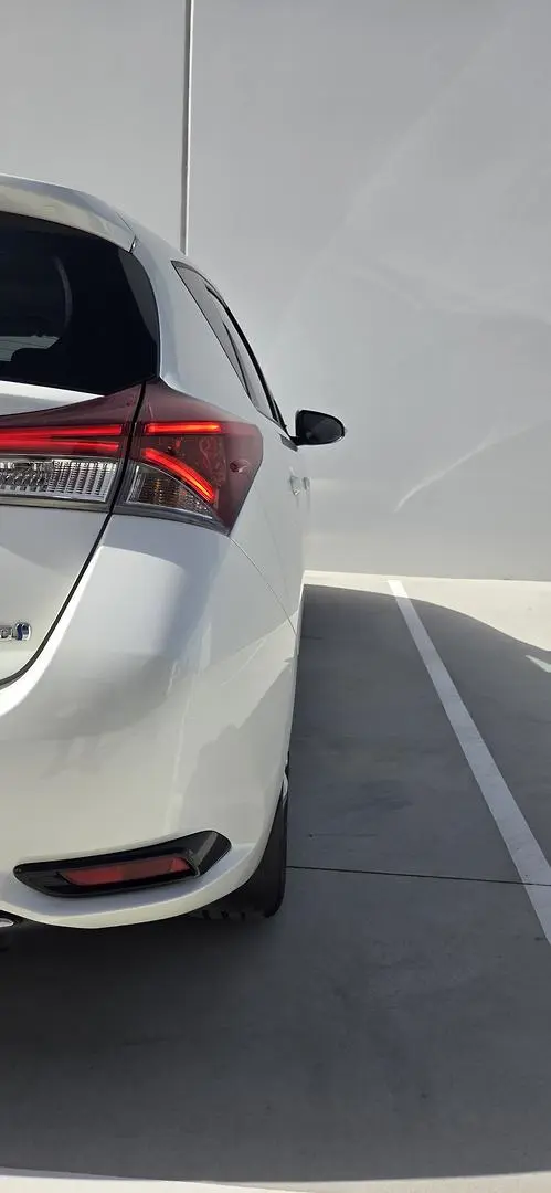2016 Toyota Corolla Gallery Image 11