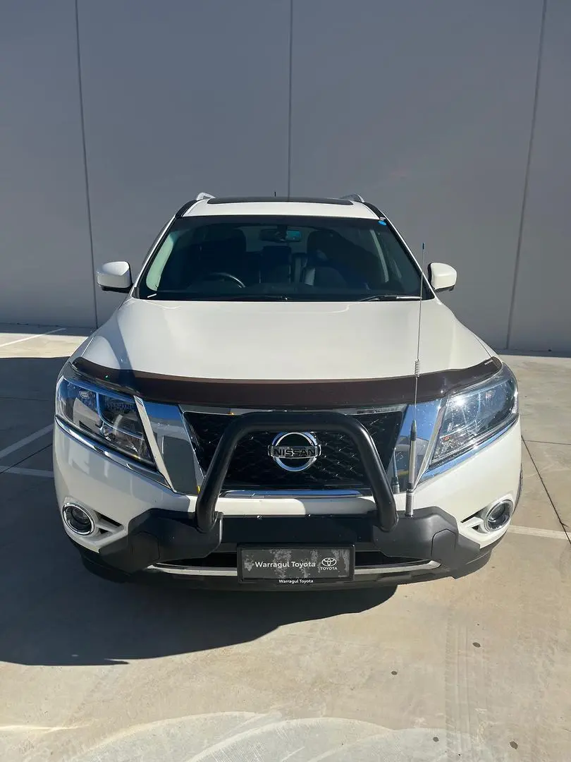 2016 Nissan Pathfinder Gallery Image 2