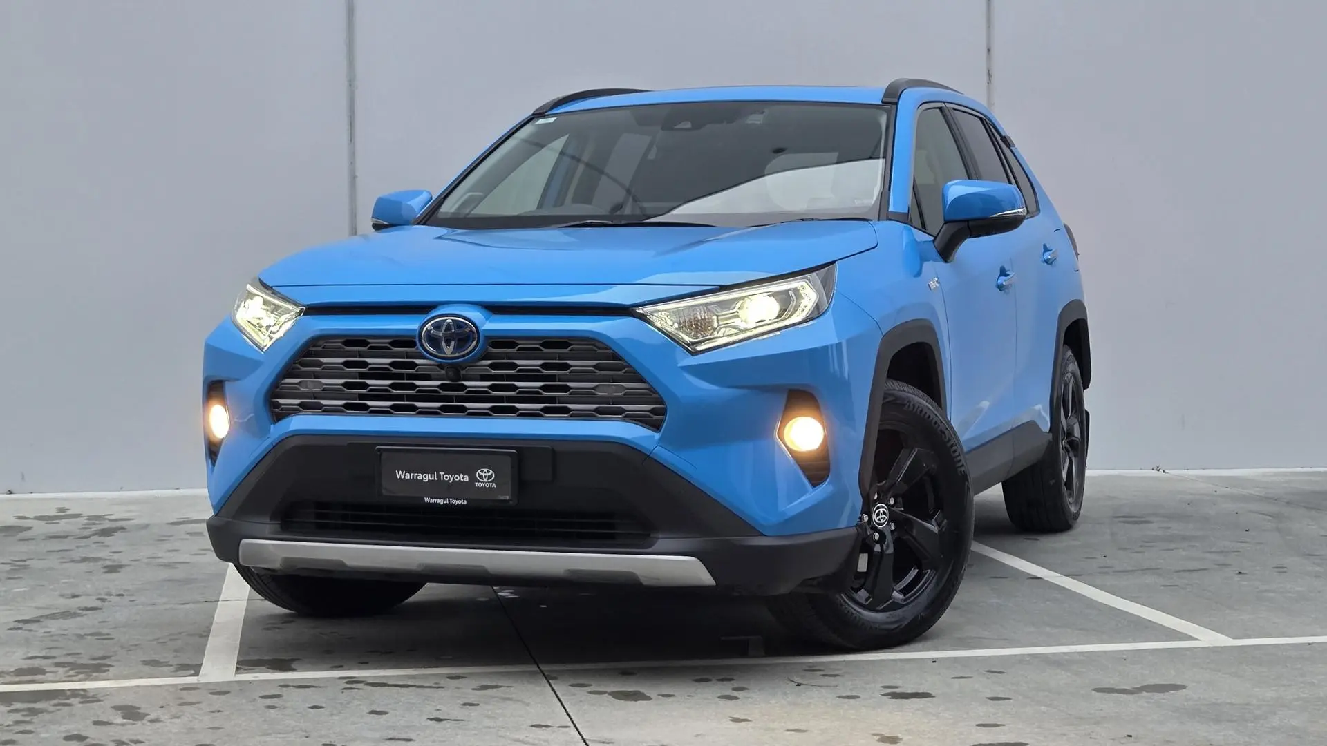 2021 Toyota RAV4 Gallery Image 3