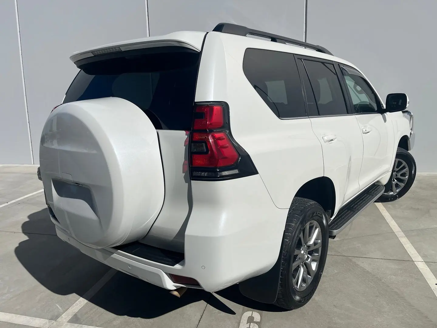 2018 Toyota Landcruiser Prado Gallery Image 13