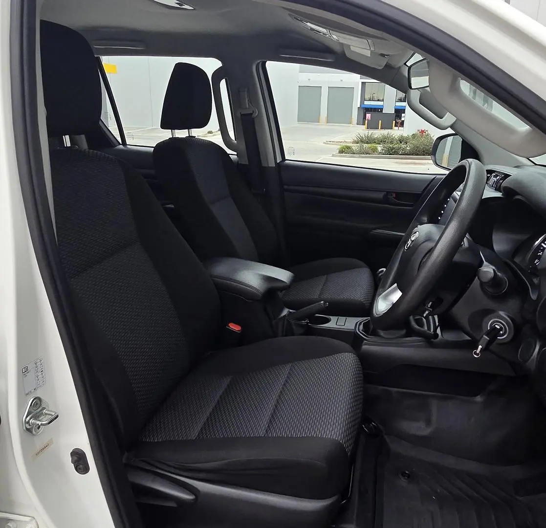 2022 Toyota Hilux Gallery Image 18