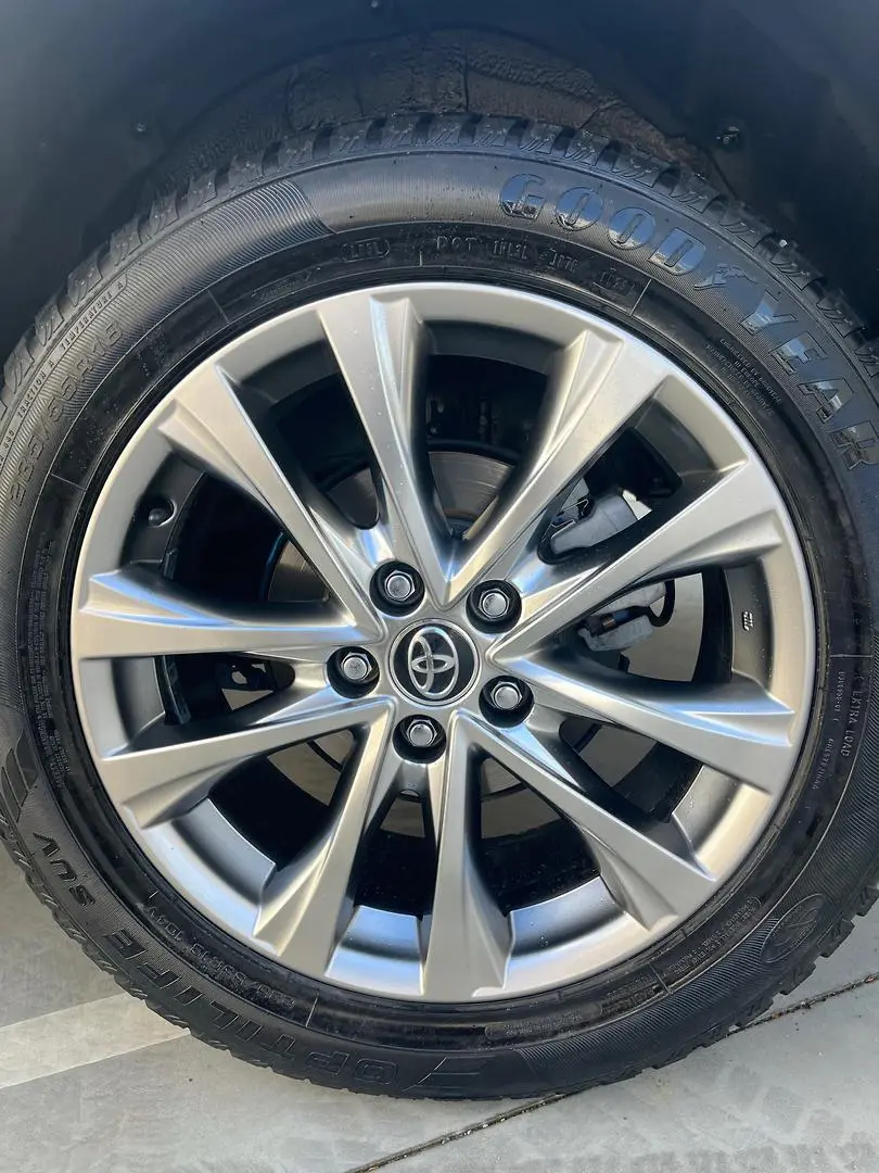 2016 Toyota RAV4 Gallery Image 5