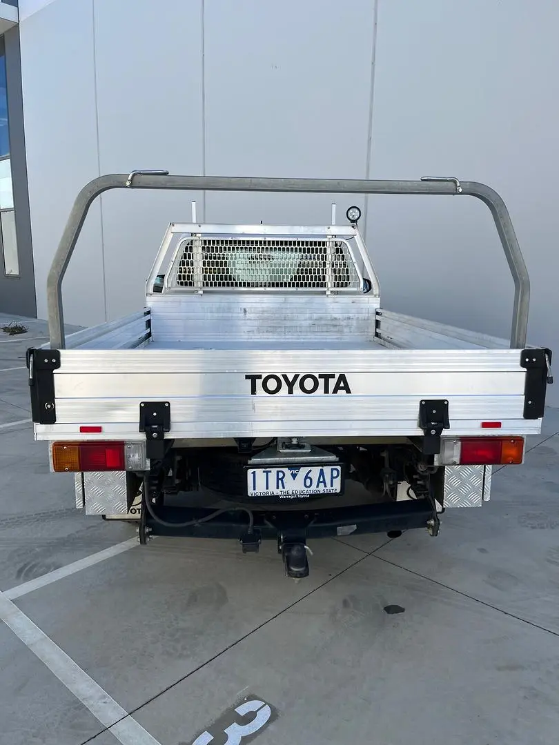 2015 Toyota Hilux Gallery Image 10