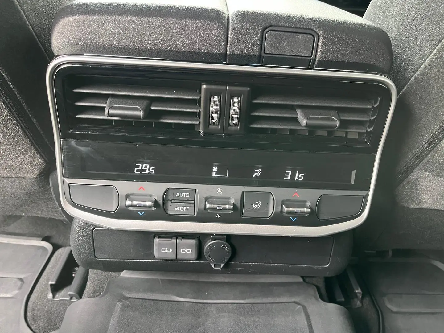 2025 Toyota Landcruiser Gallery Image 8