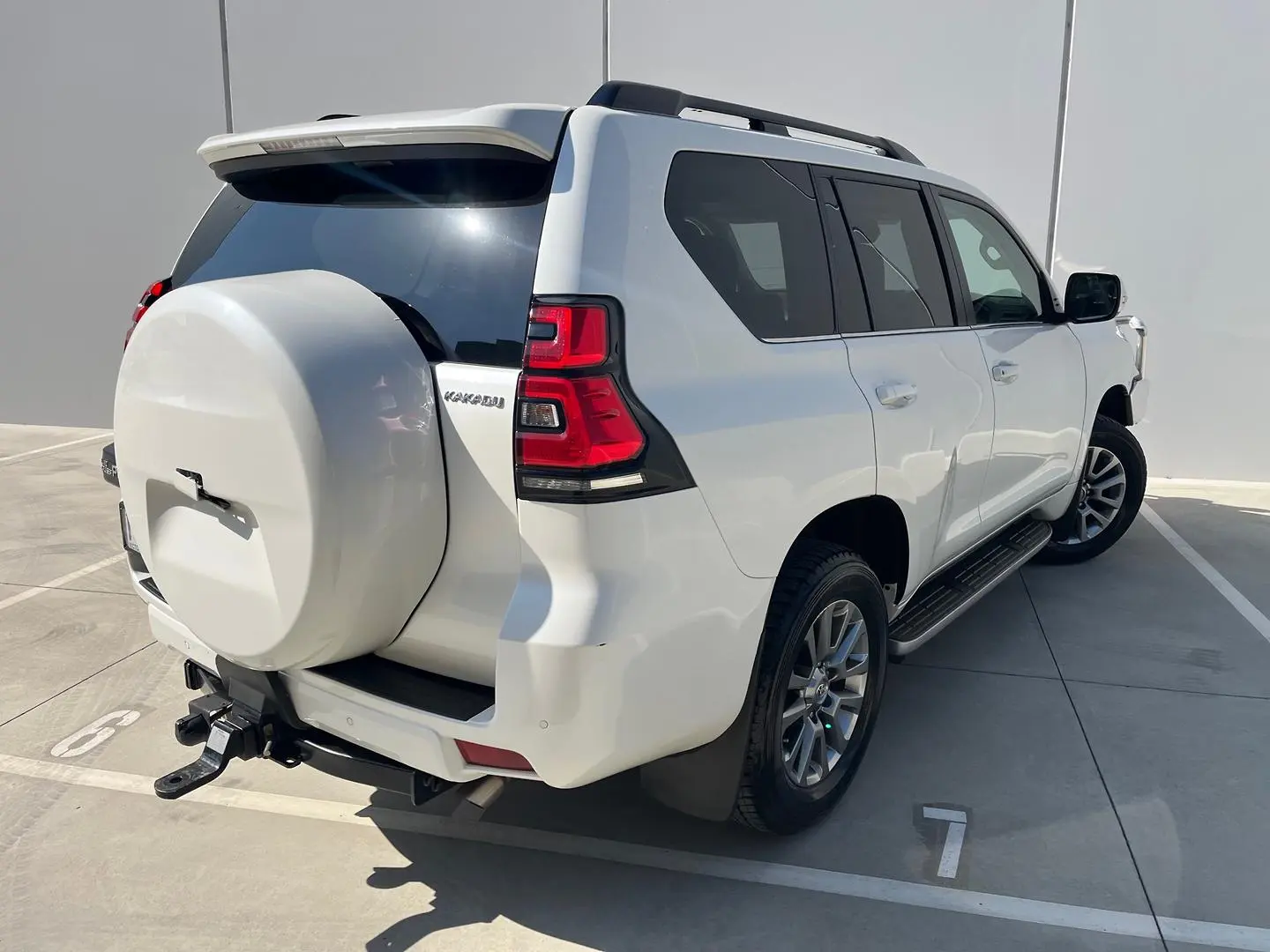 2018 Toyota Landcruiser Prado Gallery Image 15