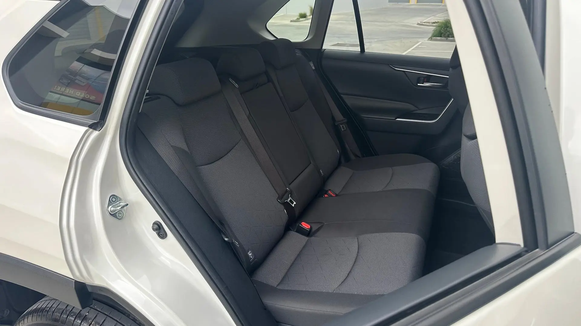 2019 Toyota RAV4 Gallery Image 11