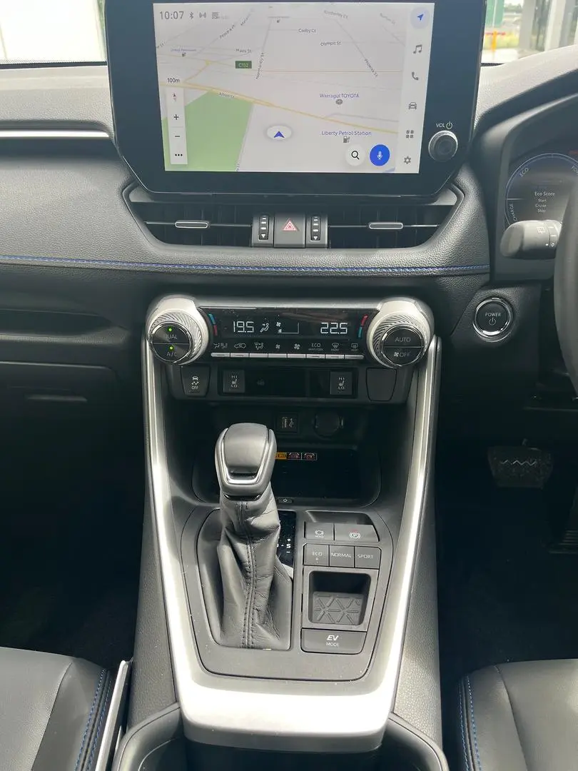 2025 Toyota RAV4 Gallery Image 20